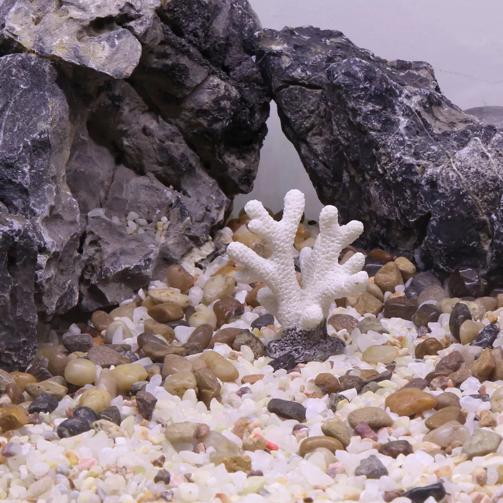 Pequeño adorno de coral artificial blanco para acuario